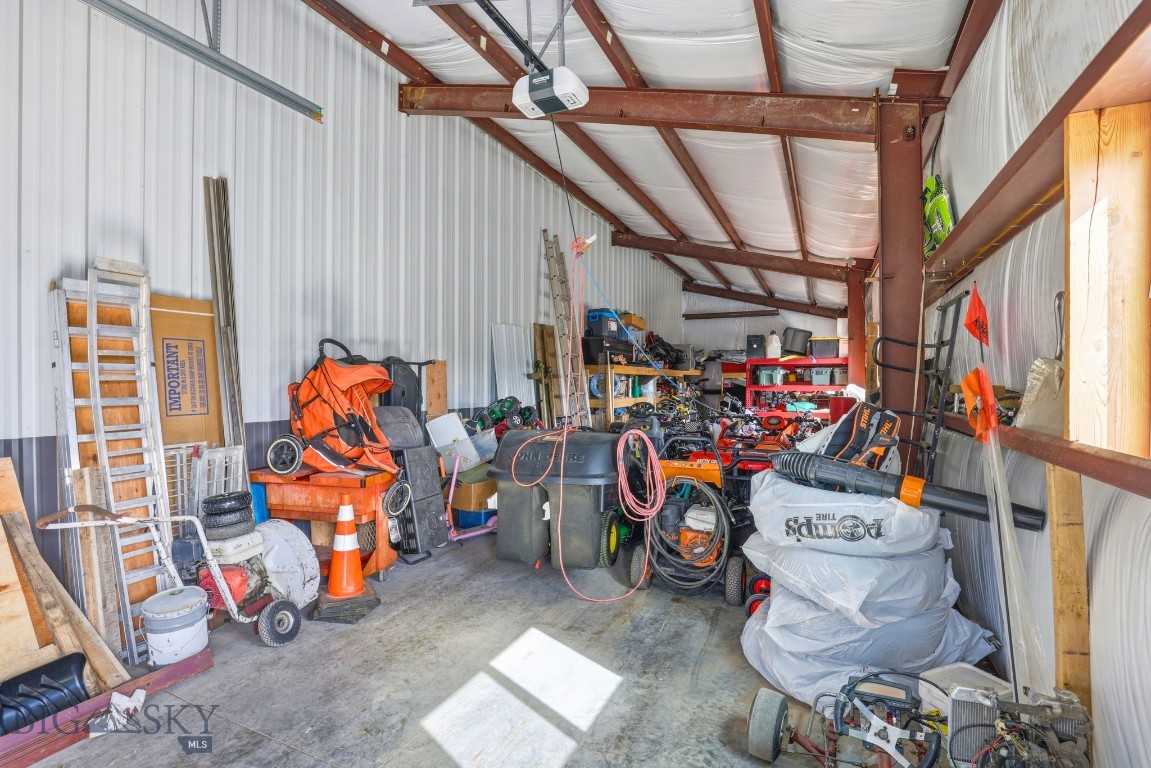 646 Hulbert Road W Property Photo 81