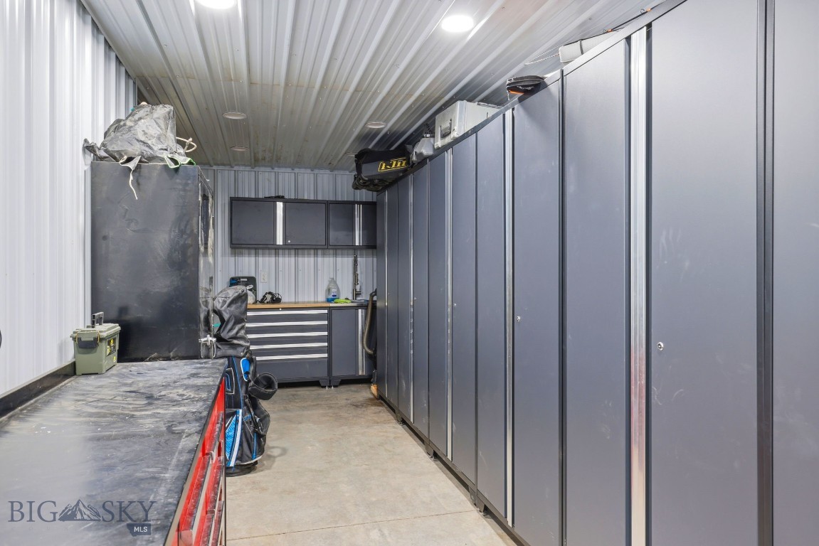 646 Hulbert Road W Property Photo 84