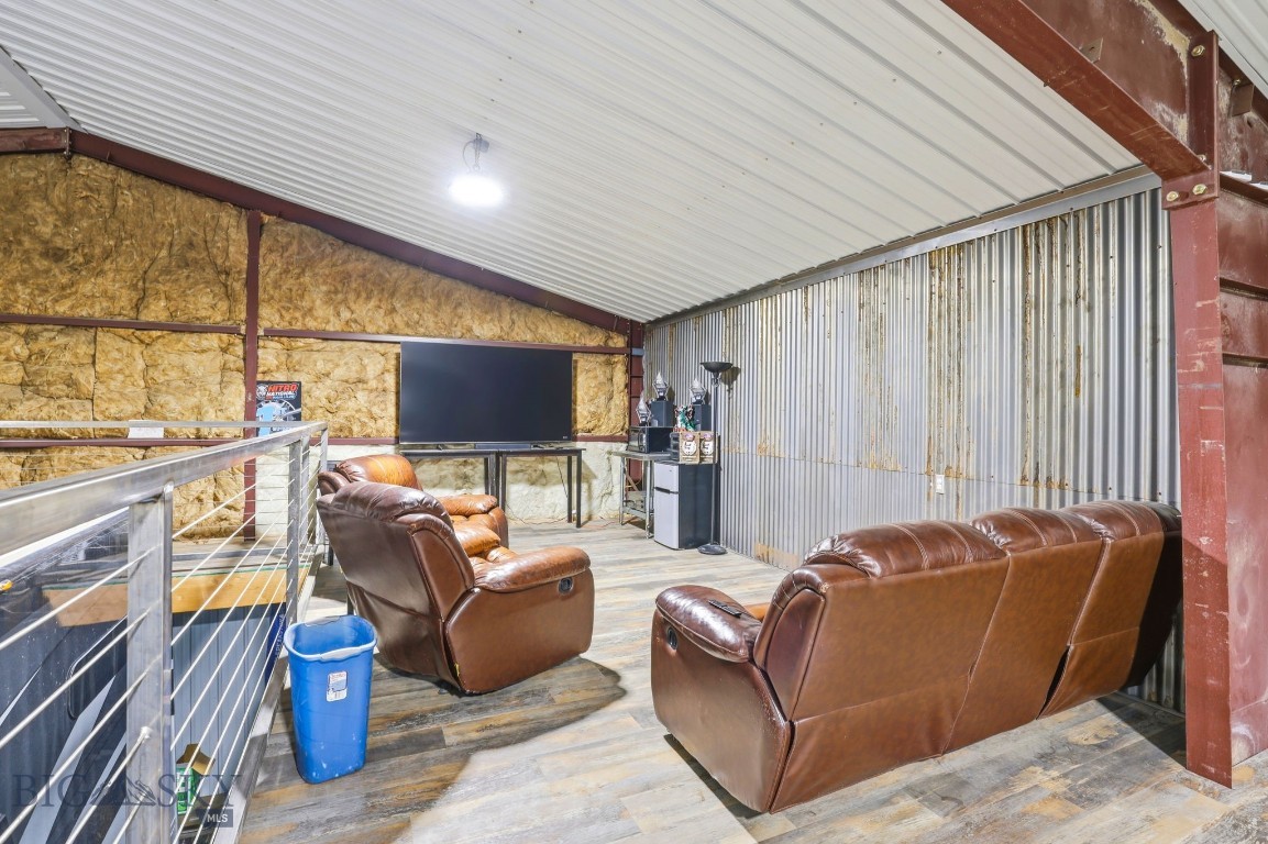 646 Hulbert Road W Property Photo 85