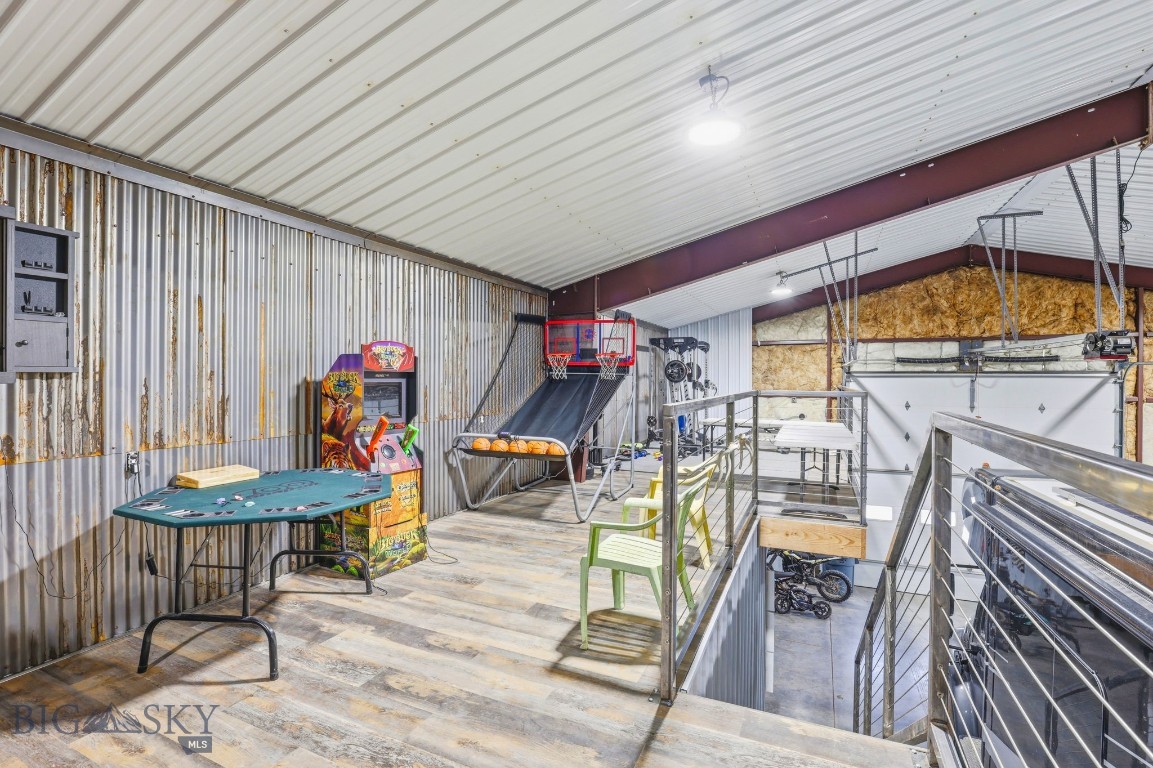 646 Hulbert Road W Property Photo 88