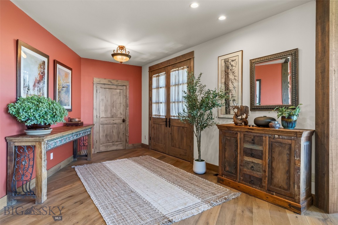8937 Sandy Creek Lane Property Photo 4