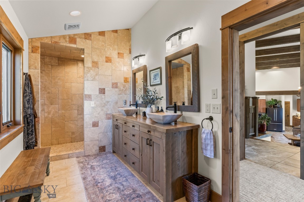 8937 Sandy Creek Lane Property Photo 18