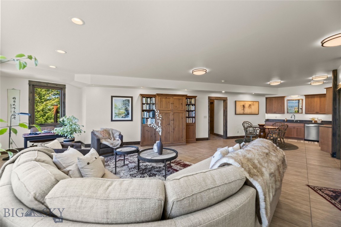 8937 Sandy Creek Lane Property Photo 33