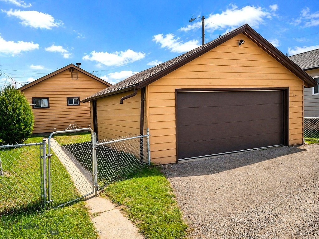 2017 S Wyoming Property Photo 2