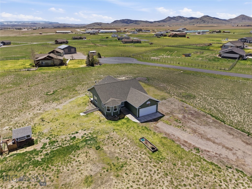 59 Starview Property Photo 6