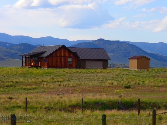 60 Wapiti Rd Property Photo 1