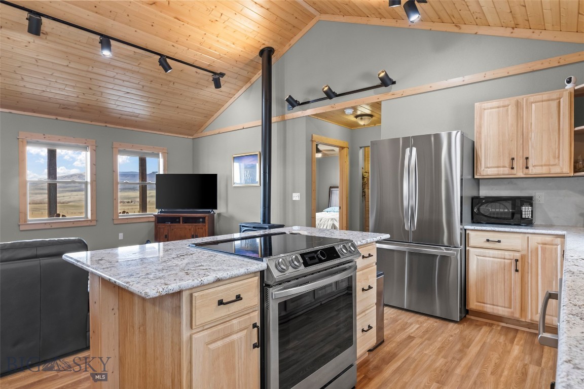 60 Wapiti Rd Property Photo 10