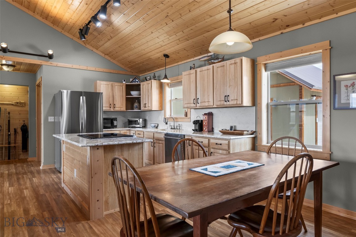60 Wapiti Rd Property Photo 14