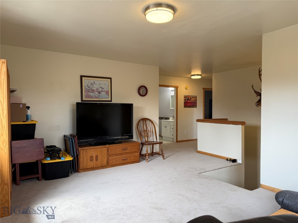 119 E 9th Property Photo 22