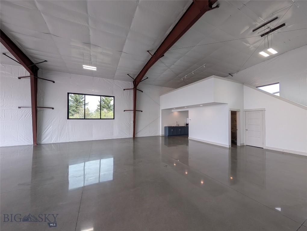 171 Taxi Way Tango Property Photo 28