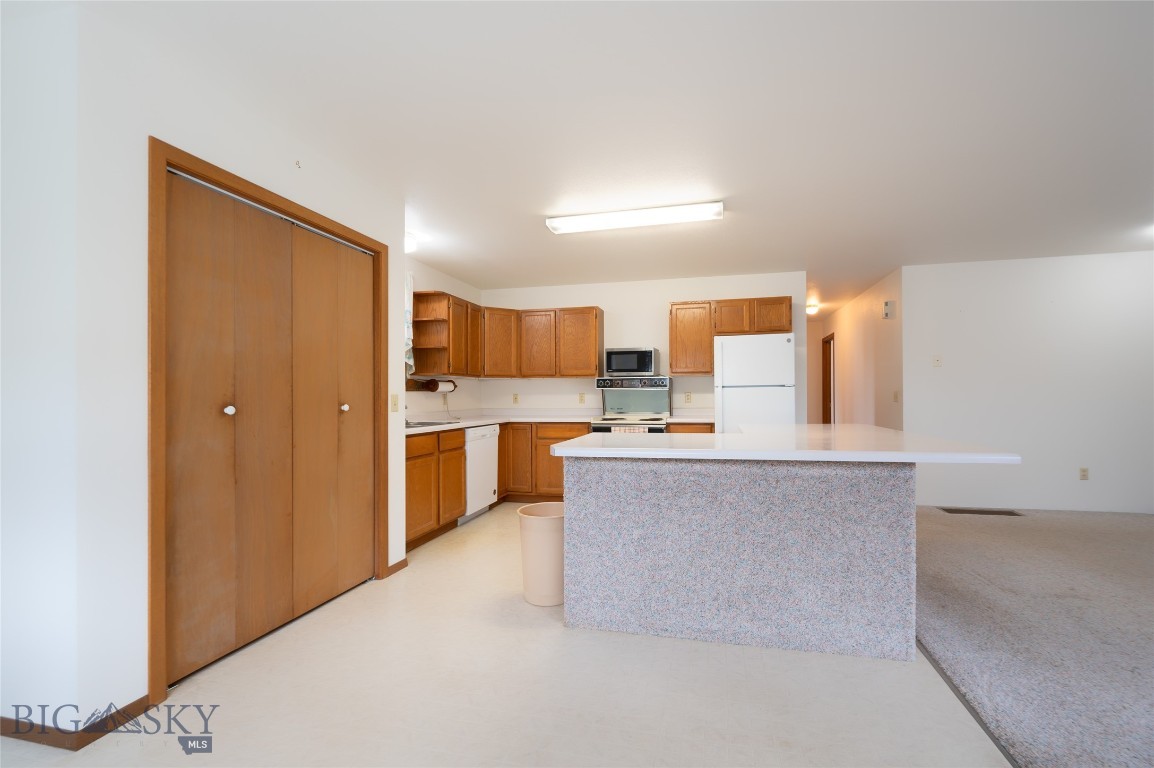 730 Kentucky 5 Property Photo 9