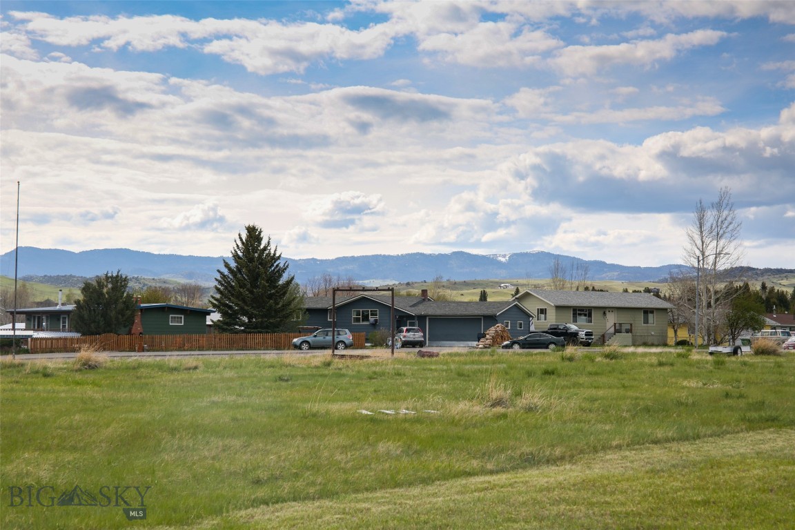 Nhn Sun Avenue Property Photo 14