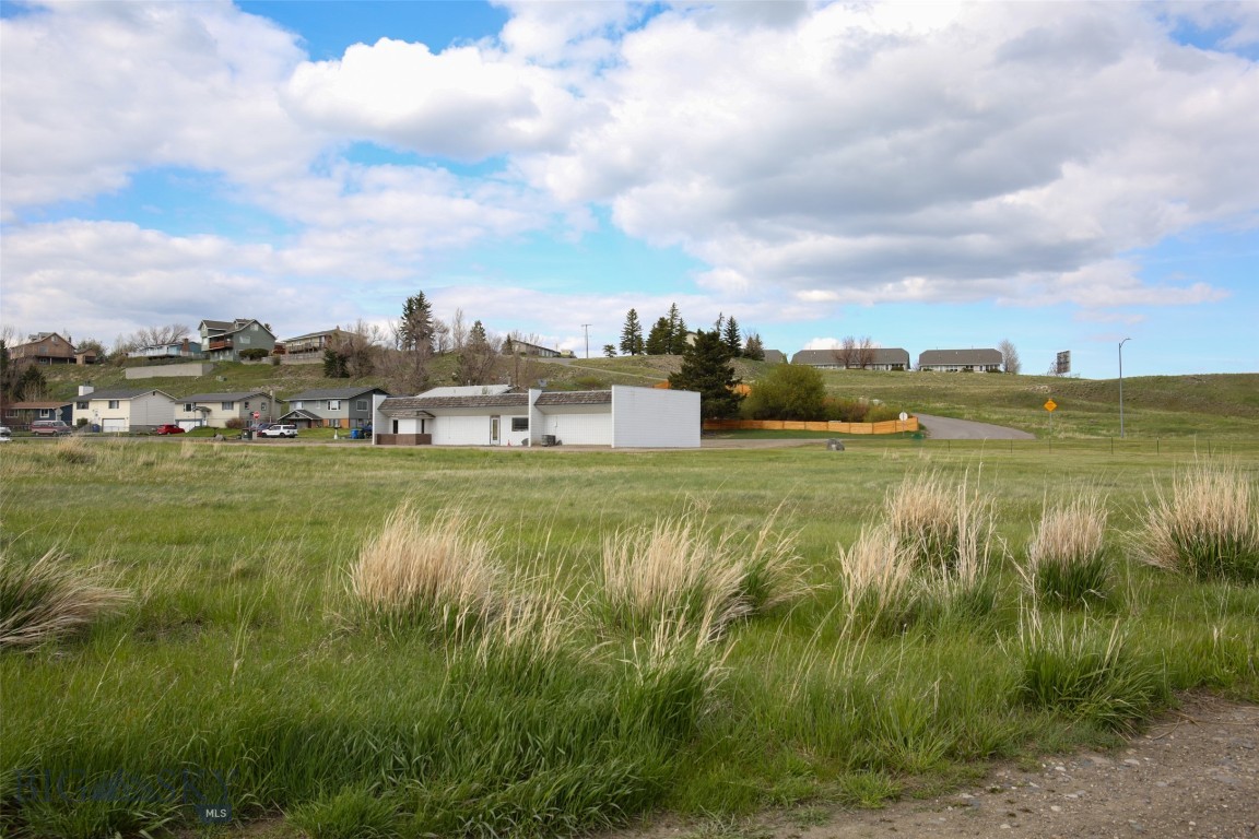 Nhn Sun Avenue Property Photo 16