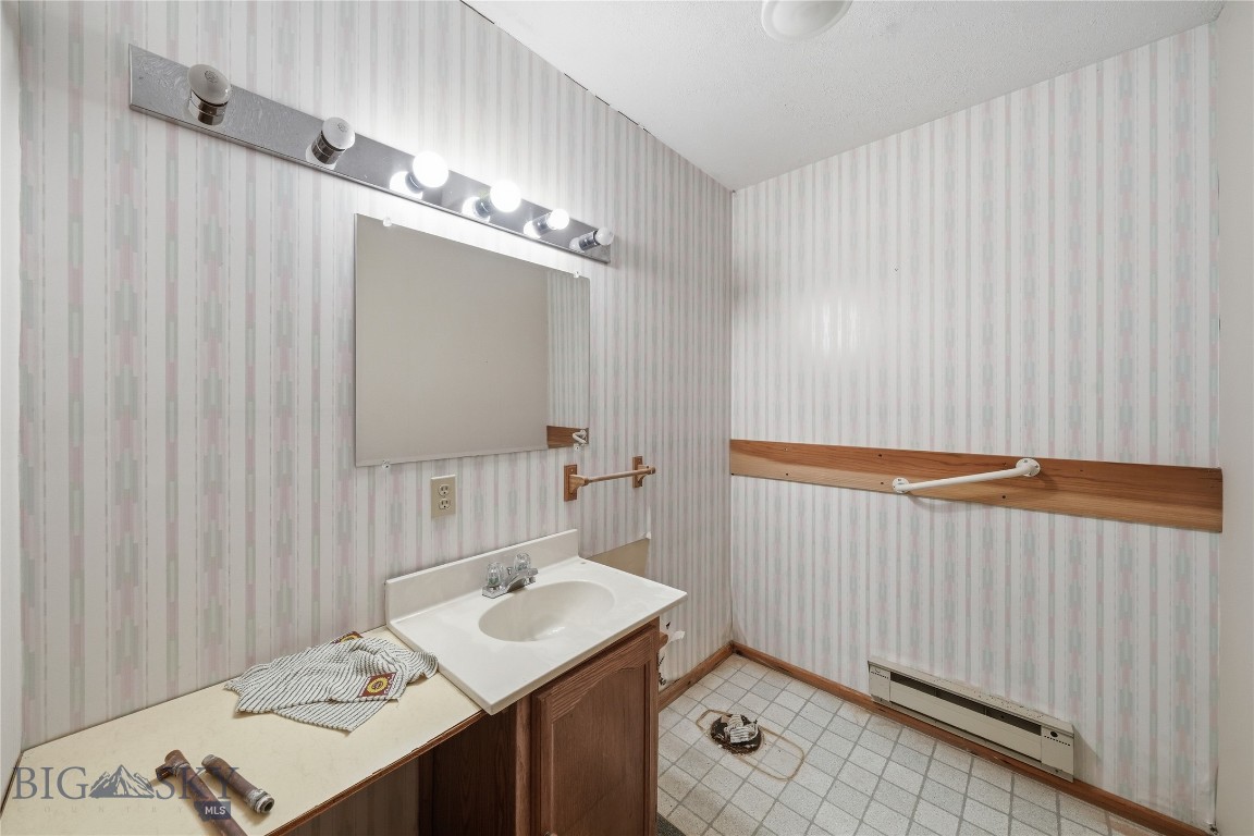 204, 210 Miles Avenue Property Photo 10