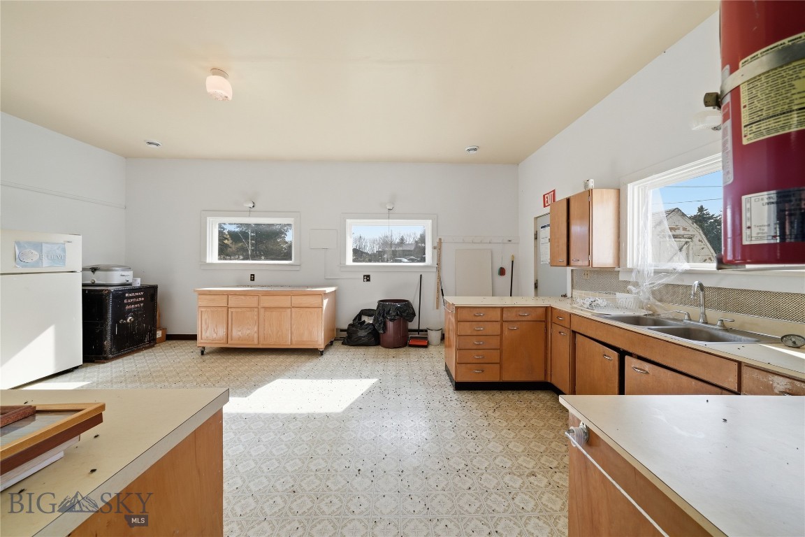 204, 210 Miles Avenue Property Photo 11