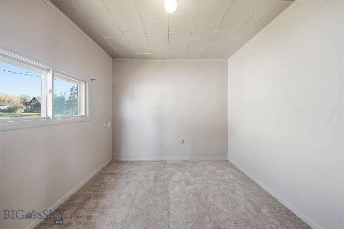 204, 210 Miles Avenue Property Photo 26