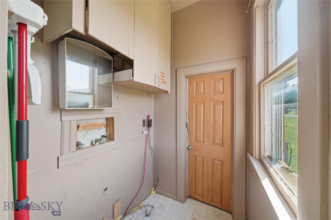 204, 210 Miles Avenue Property Photo 35