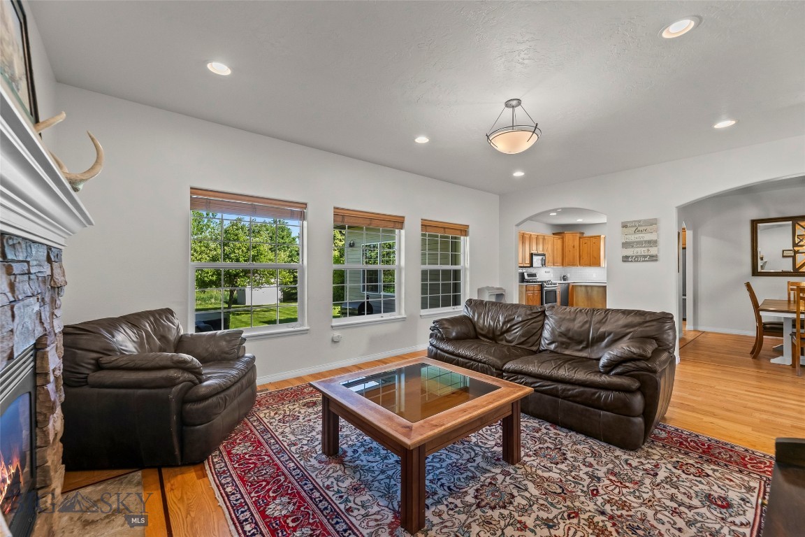 359 Annie Glade Drive Property Photo 4