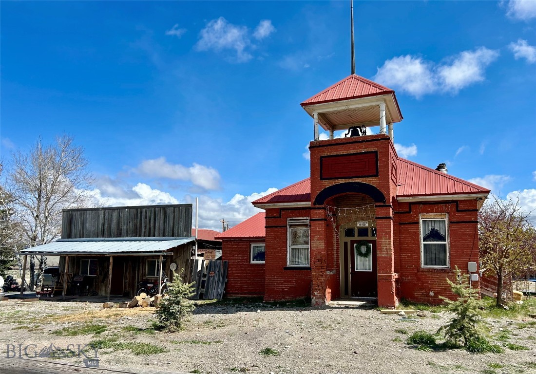 435 Oregon Shortline Road Property Photo 1