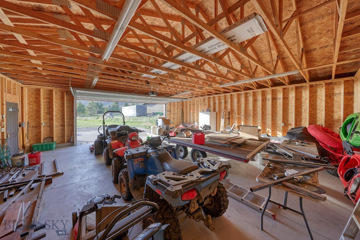 315 Lakeview Loop Property Photo 69