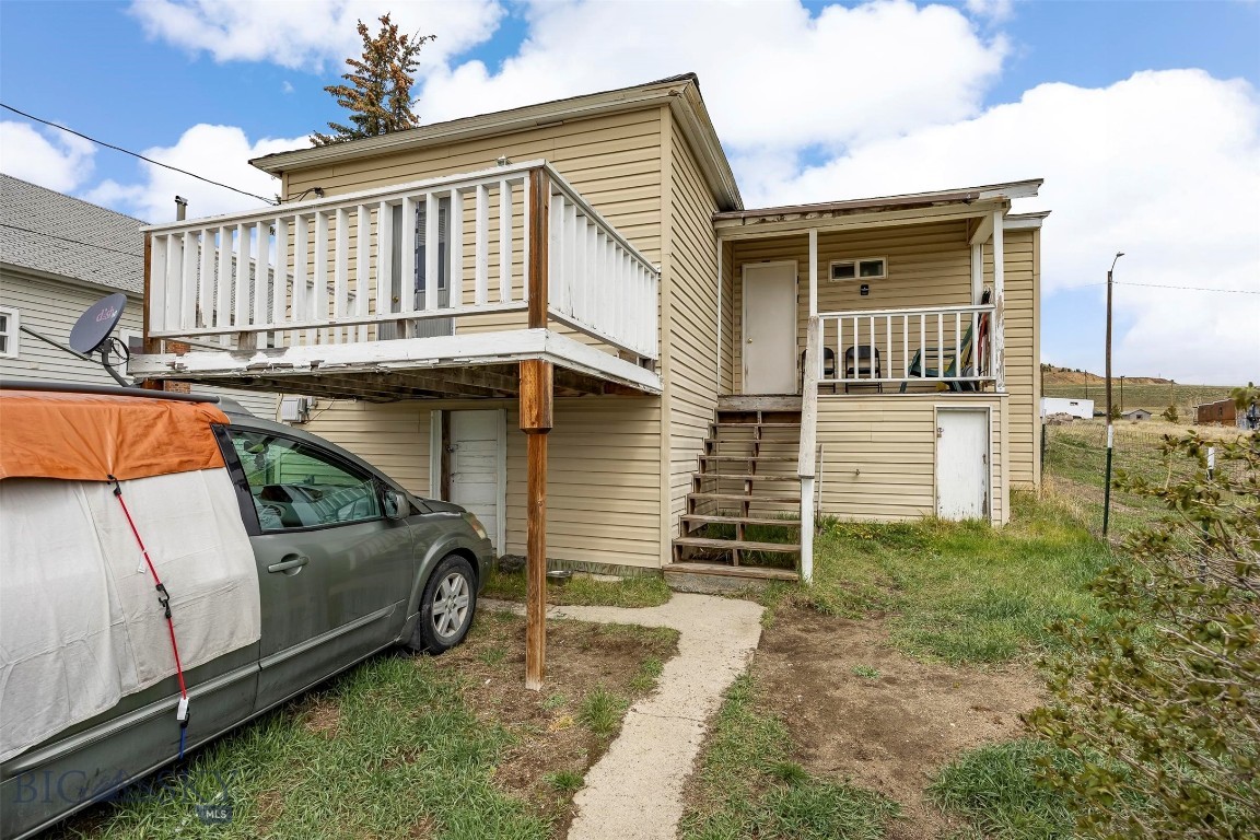 366 E Mercury Property Photo 5