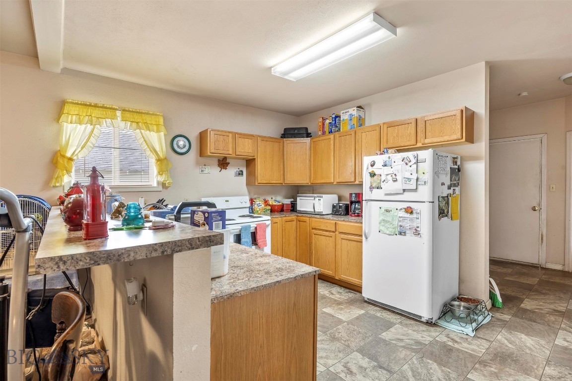 366 E Mercury Property Photo 10
