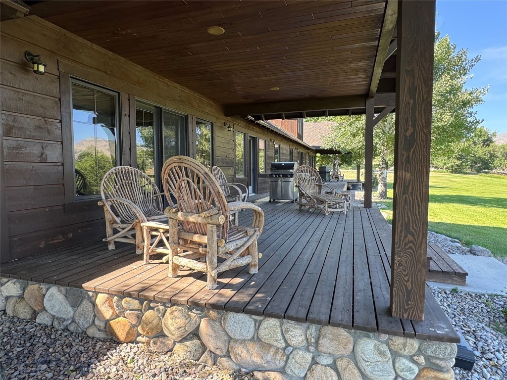 100 Snowberry Path Property Photo 6