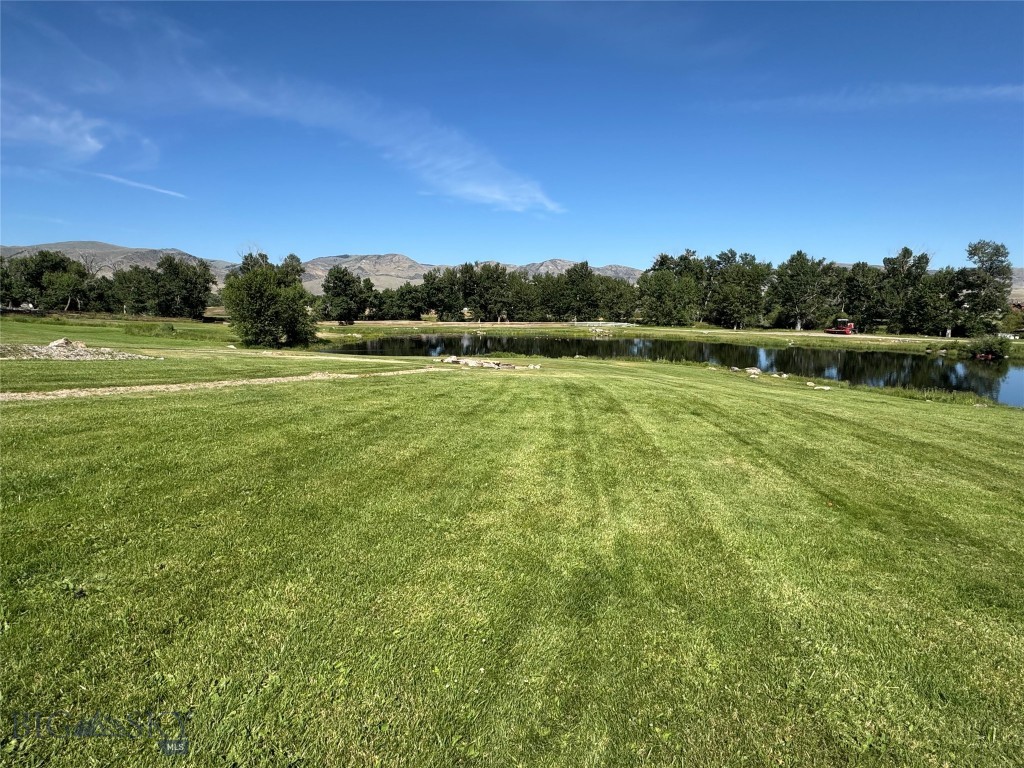 100 Snowberry Path Property Photo 8