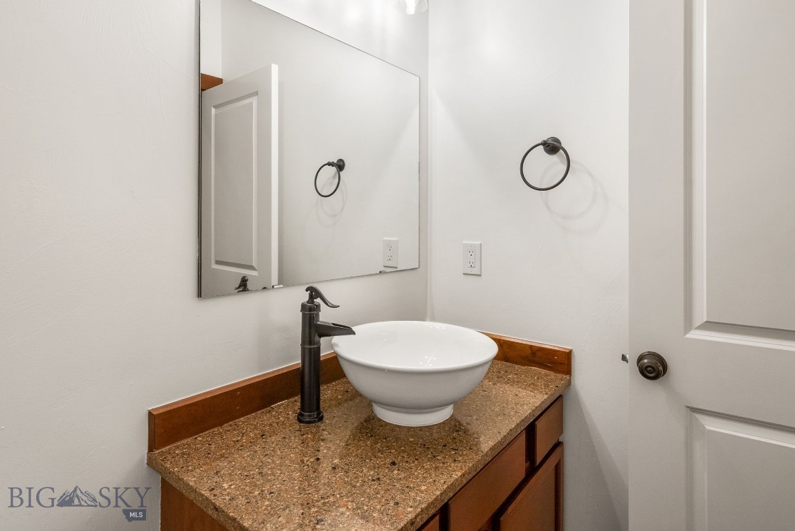 812 Rosa A Property Photo 8