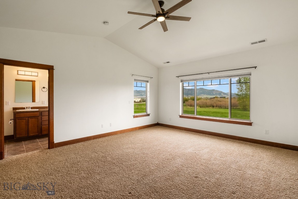 812 Rosa A Property Photo 32