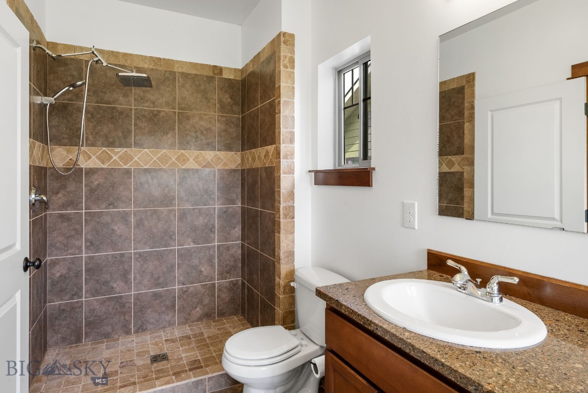 812 Rosa A Property Photo 37