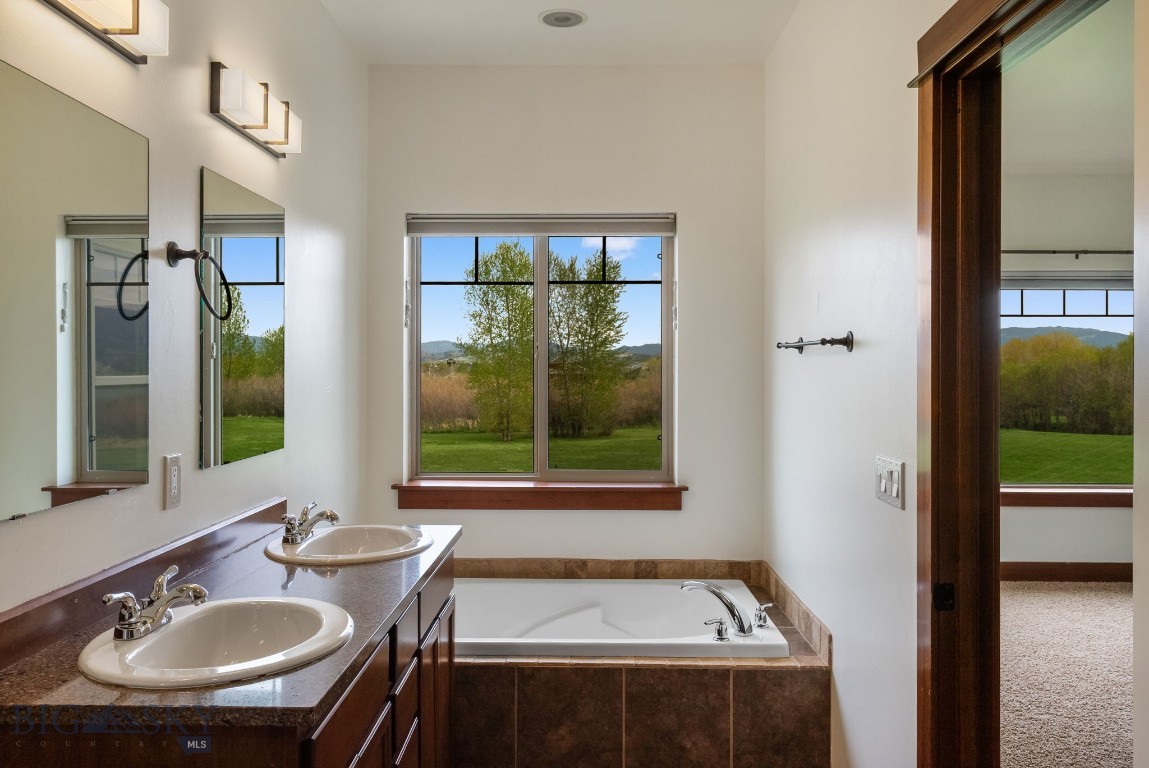 812 Rosa A Property Photo 39