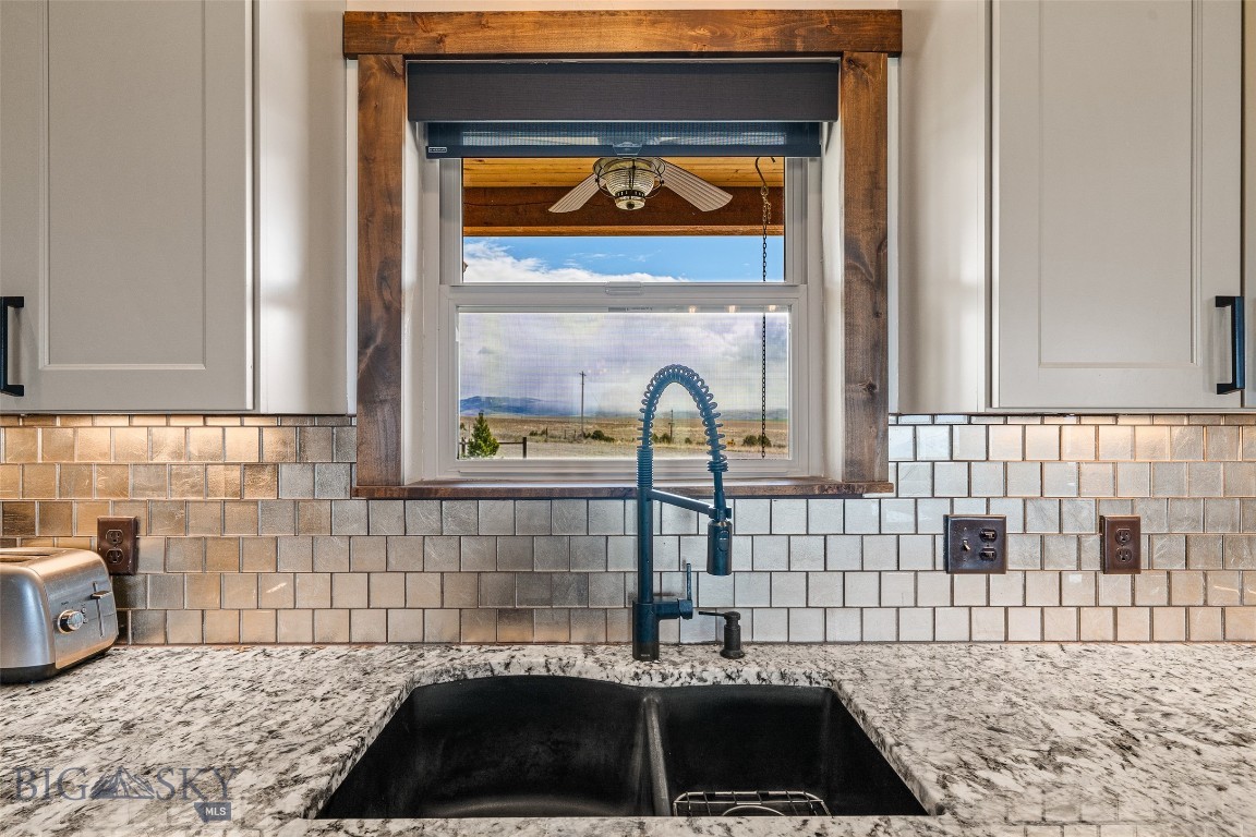410833 Property Photo 83