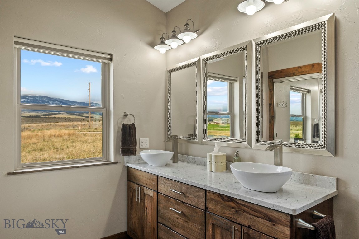 410833 Property Photo 100