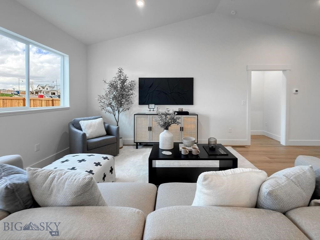 810 Accolade Loop Property Photo 8