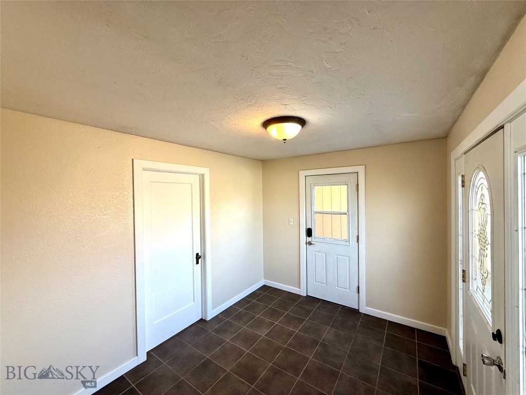 47 Tristan River Lane Property Photo 4