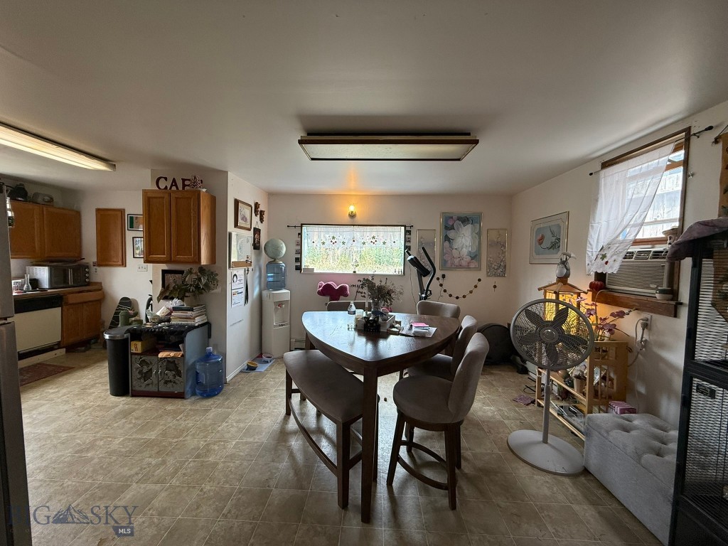 605 Caledonia Property Photo 7
