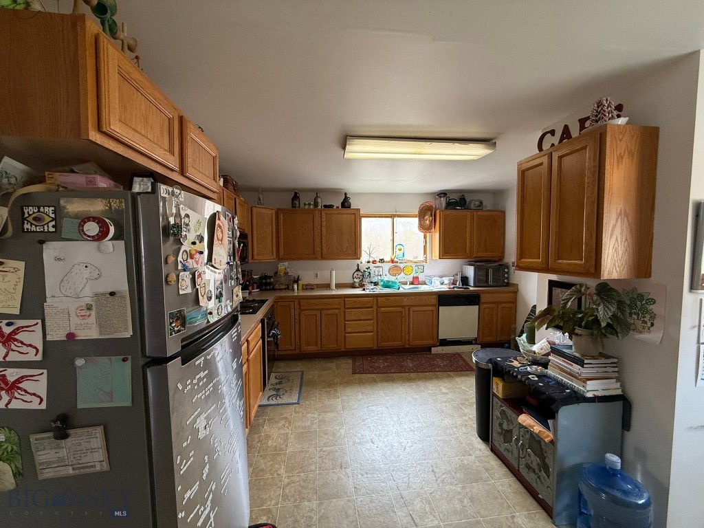 605 Caledonia Property Photo 8