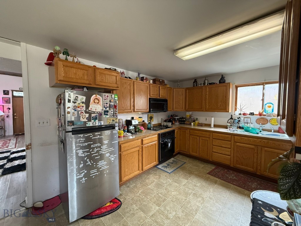 605 Caledonia Property Photo 9