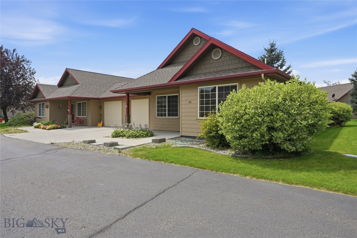8 Eliza Drive B Property Photo 2
