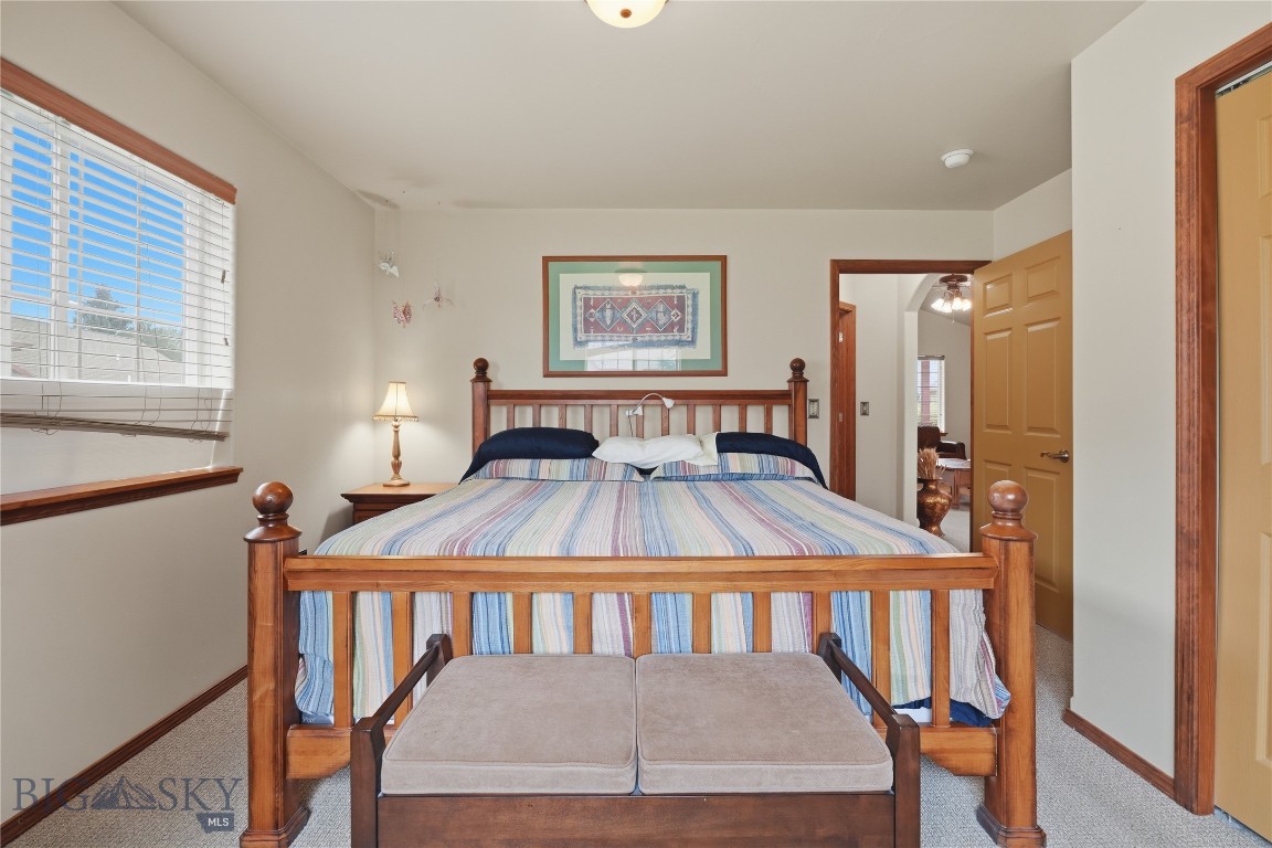 8 Eliza Drive B Property Photo 5