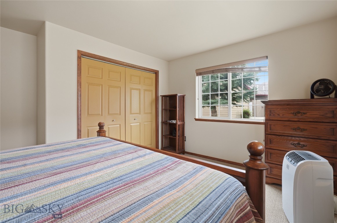 8 Eliza Drive B Property Photo 9