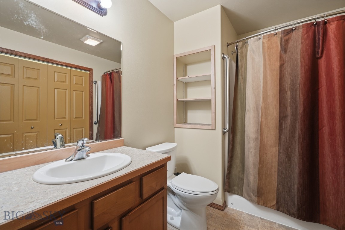 8 Eliza Drive B Property Photo 10