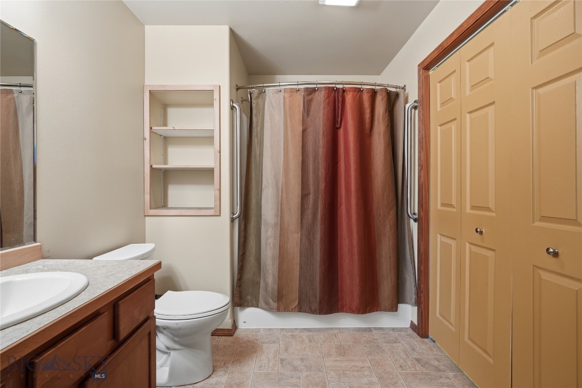 8 Eliza Drive B Property Photo 12