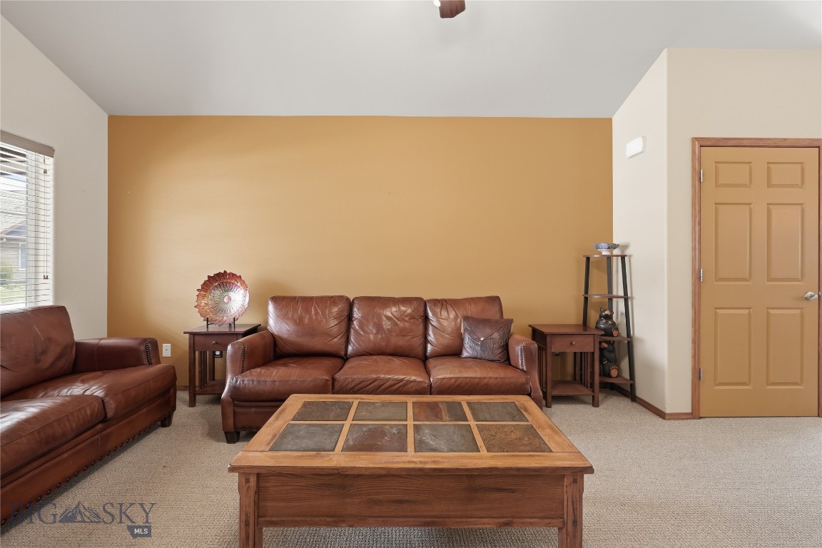 8 Eliza Drive B Property Photo 16