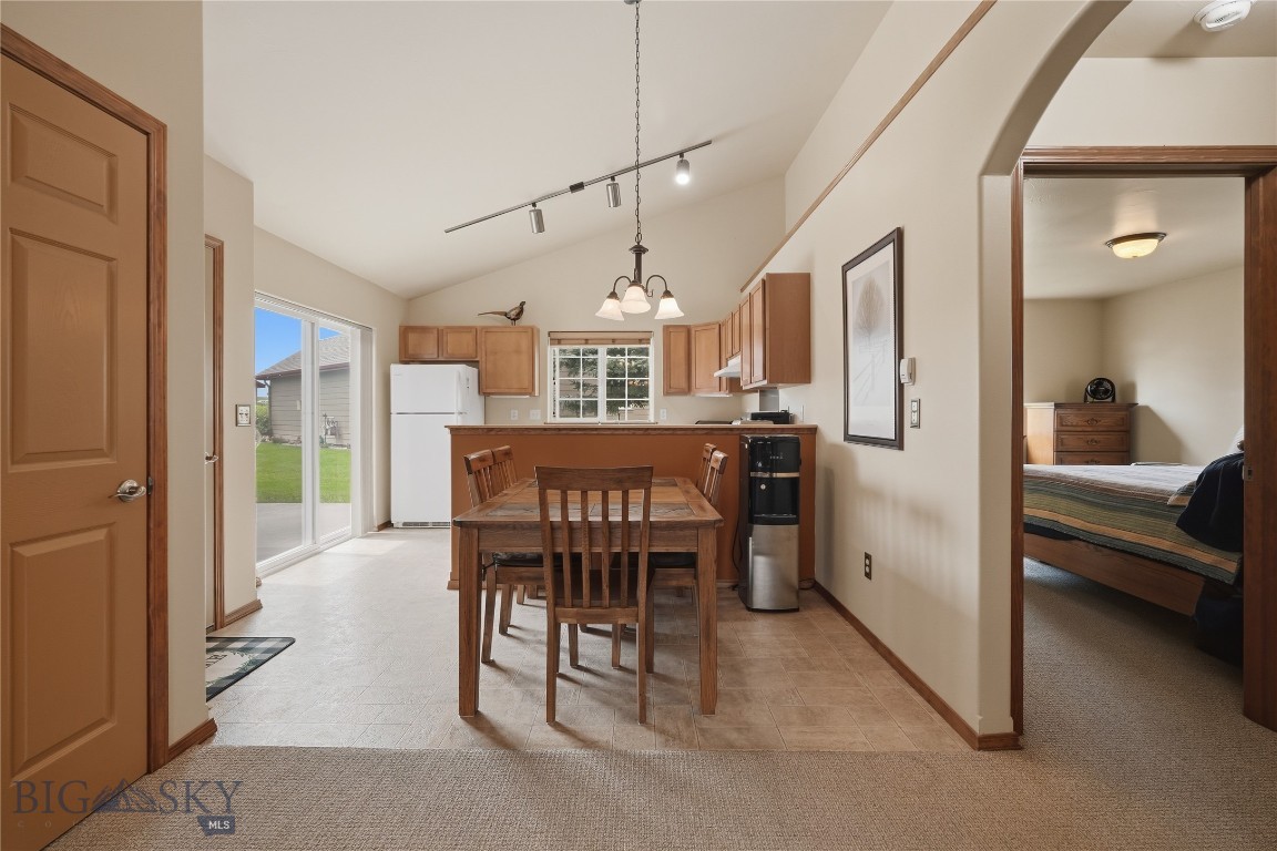 8 Eliza Drive B Property Photo 17