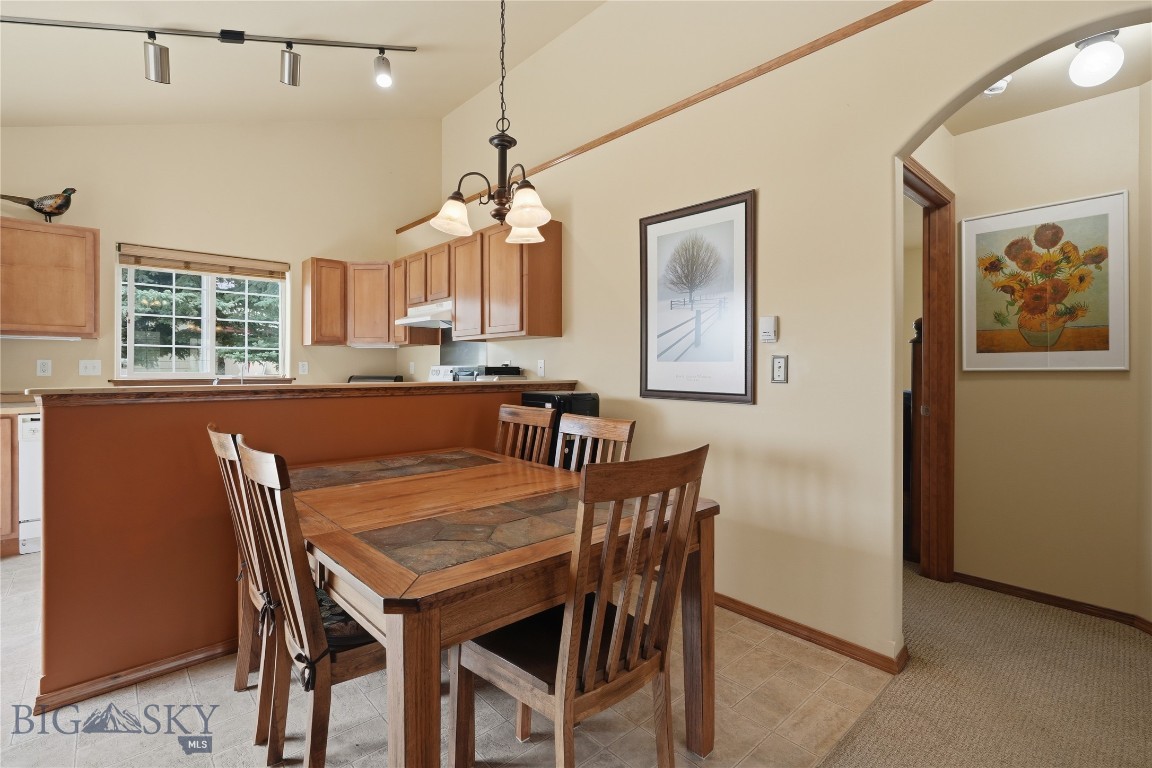8 Eliza Drive B Property Photo 19