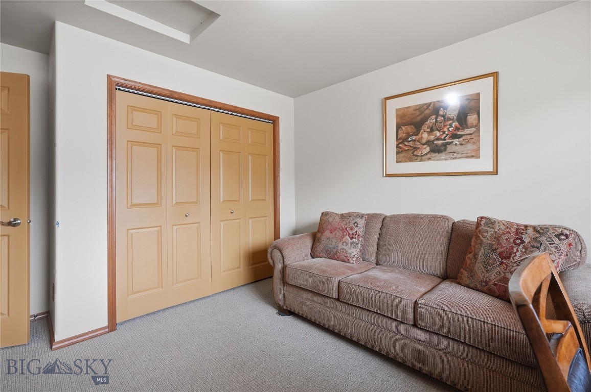 8 Eliza Drive B Property Photo 25