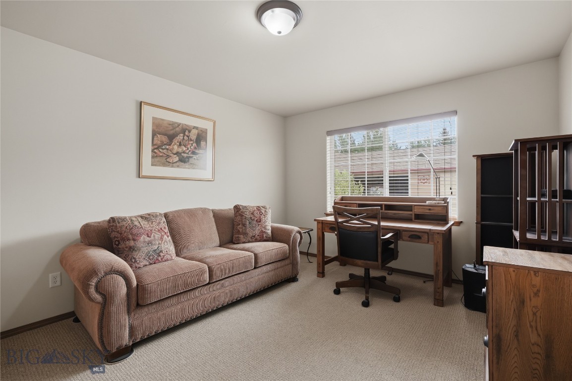 8 Eliza Drive B Property Photo 26