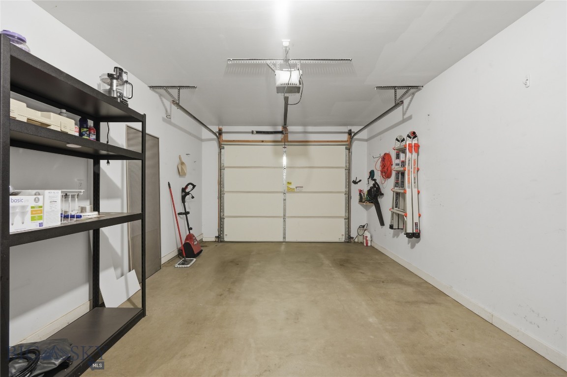 8 Eliza Drive B Property Photo 29